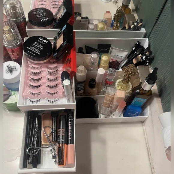 - Makeup Storage Organizer - New - Picture 9 of 16